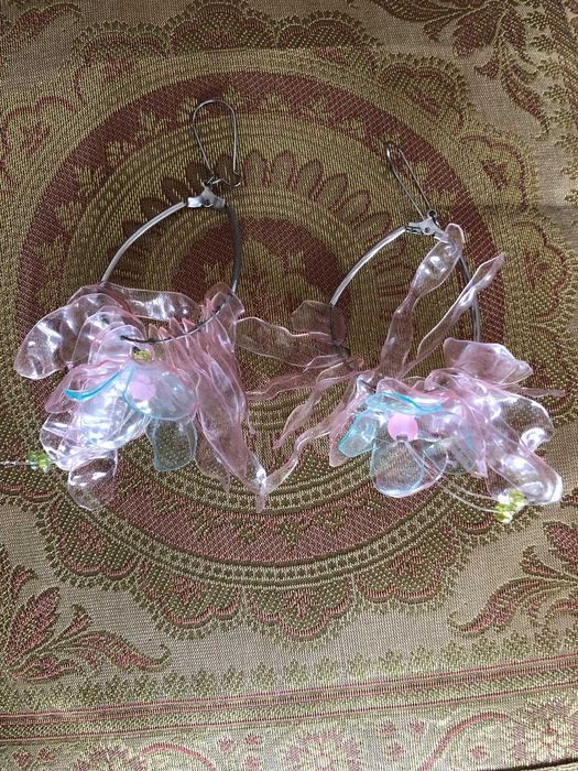 Авторски обеци Розова феерия  с цветя от рециклирана пластмаса