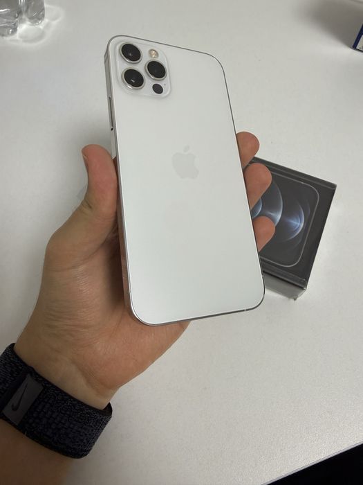 IPhone 12 Pro идеальное состояние