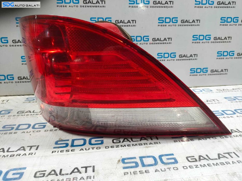 Stop Lampa Tripla Dreapta Volkswagen Golf 5 Break Combi 2004 - 2008 Cod 1K9945096D 1K9945112A [L4968]