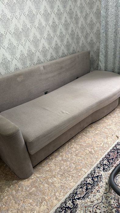 Диван модный серый