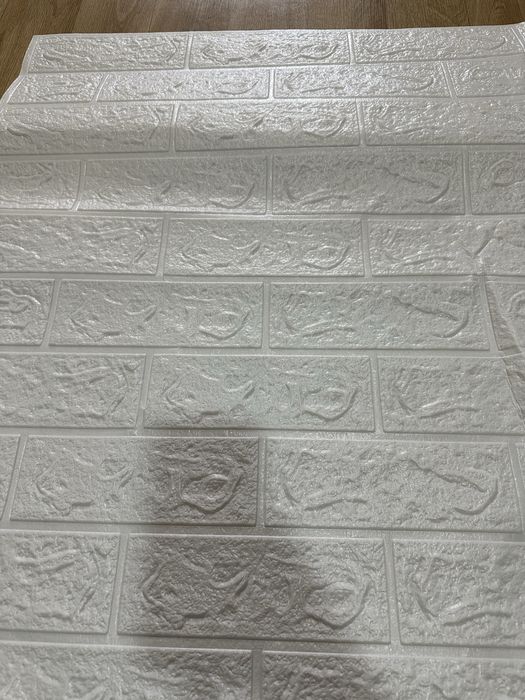 Продаю самоклеющиеся обои Кирпичики