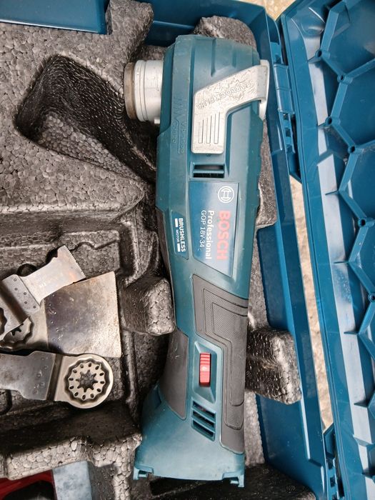 Мултифункционален акумулаторен инструмент Bosch Profesional Gop 18V-34