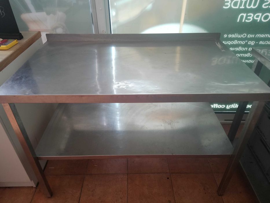 Неутрално оборудване , алпака мивки , маси , охладител  WMF за мляко