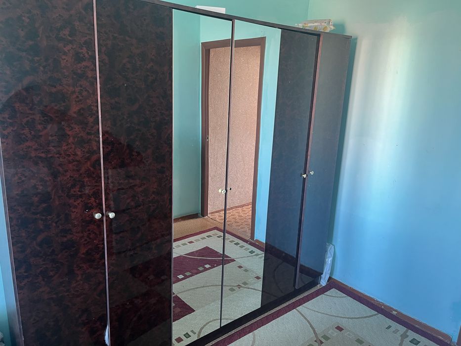 Срочно Продаётся  Б/У спальный гарнитур