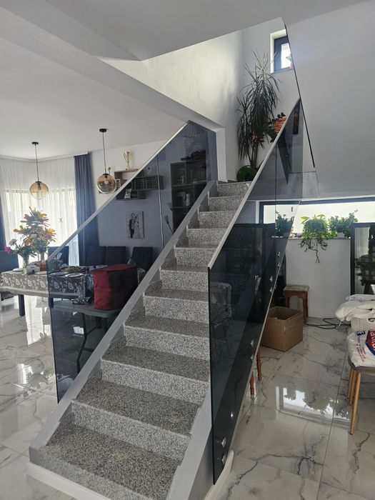 Balustradă Sticlă Securizată și Laminată – Montaj Profesional Inclus