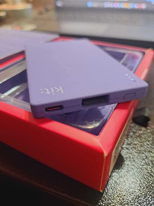 НОВА Външна батерия много тънка Business Card, 2000 mAh, Лилава KIT