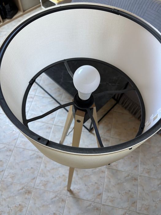 Бежов лампион, нов