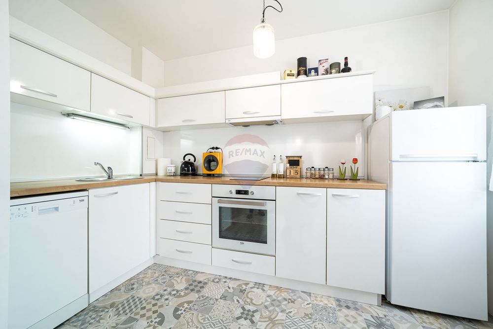 Дава се под наем Двустаен апартамент в Варна, Нептун - 57 кв.м за 561 € - Снимка #3