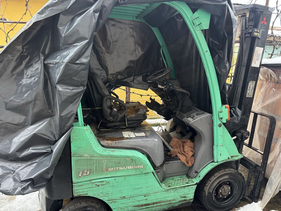 Dezmembrez stivuitor mitsubishi