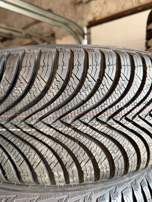 Set 4 anvelope de iarnă Michelin Alpin 5 – 215/55 R17 94V – NOI 0 KM