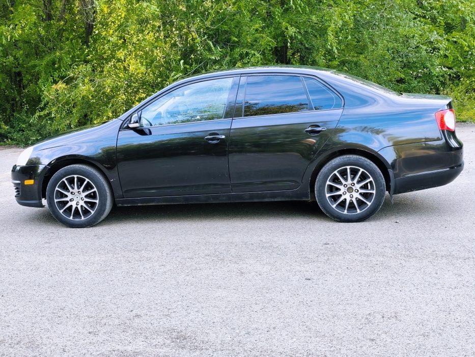Продам VW JETTA на Автомате.