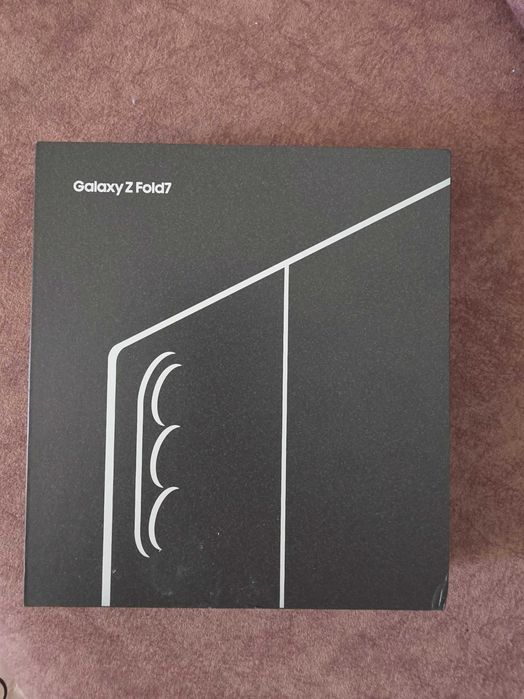 Samsung Zfold 7 с гръб и протектор