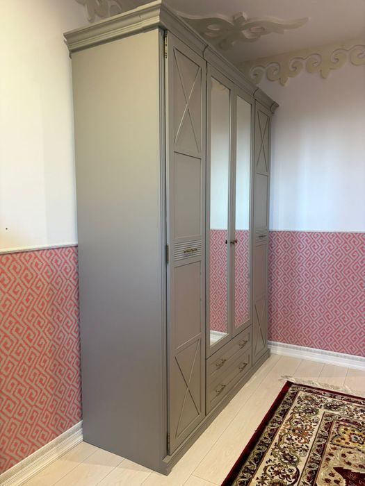 Шкаф практический новый