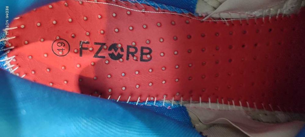 Мъжки маратонки номер 49