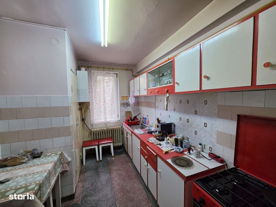 Apartament cu 3 camere, decomandat, etaj 3 din 4, Interservisan