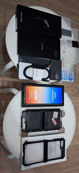 Samsung galaxy Z flip 6 256GB телефон смартфон iPhone
