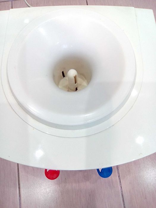 Диспенсър за вода CROWN