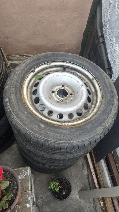 Roata 4x100 dacia Logan sandero anvelopa 185 65 r15 rezerva