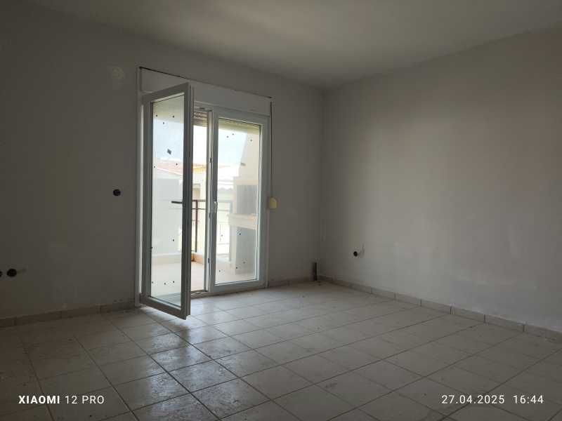 ПРОДАВА Просторен,нов апартамент в Паралия Офринио, Кавала