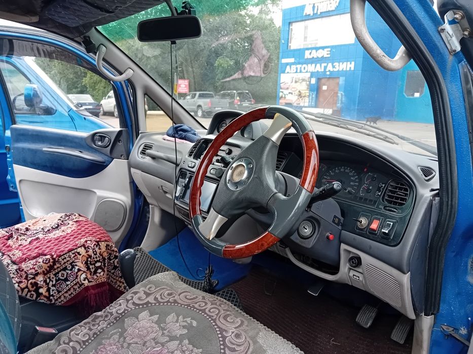 Продам автомашины  делика.