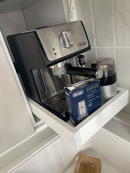Продам кофемаштну DeLonghi