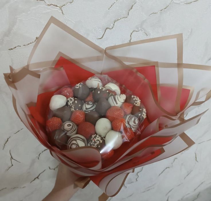 Клубника в шоколаде , новогодние подарки