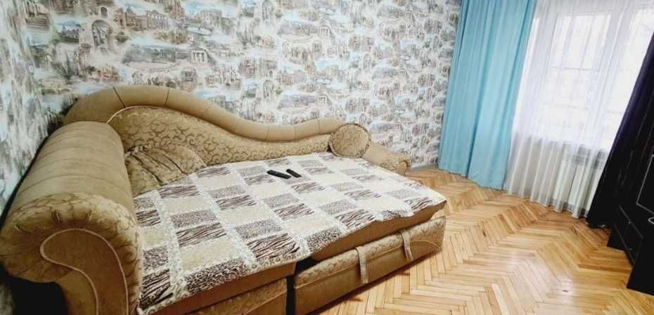 Диван как новый продам