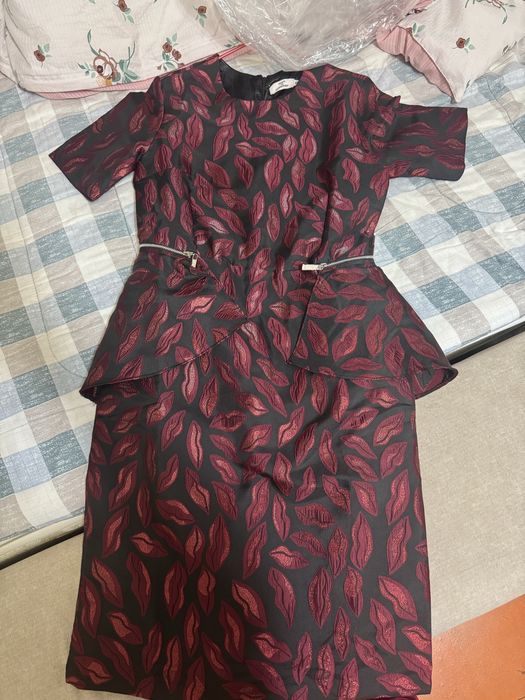 Продам новое платье