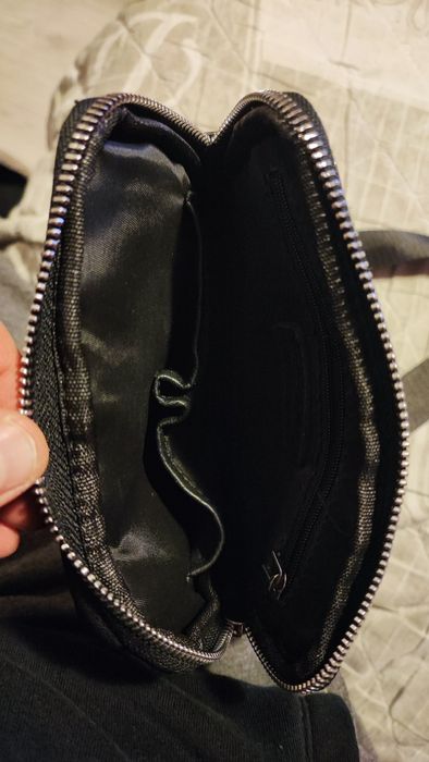 Кожена мъжка чантичка