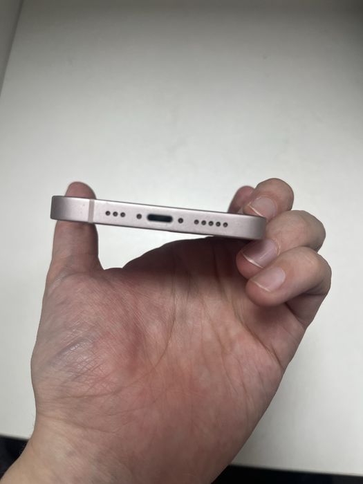 Айфон 13 в хорошем состояний