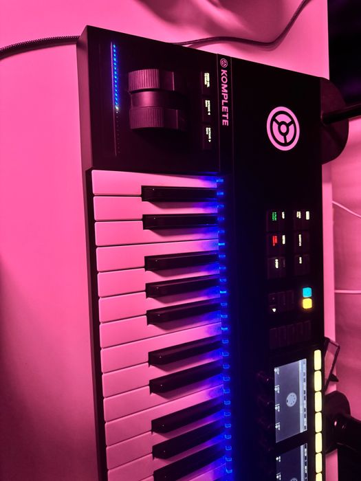 Controler MIDI Komplete Kontrol S49 Mk2