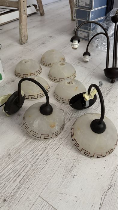 Vând setcandelabru+2 aplice, stil clasic, stare foarte bună.