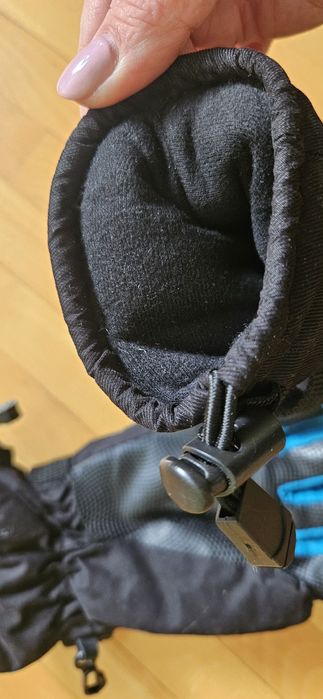 Скиорски ръкавици за около 10-12 години