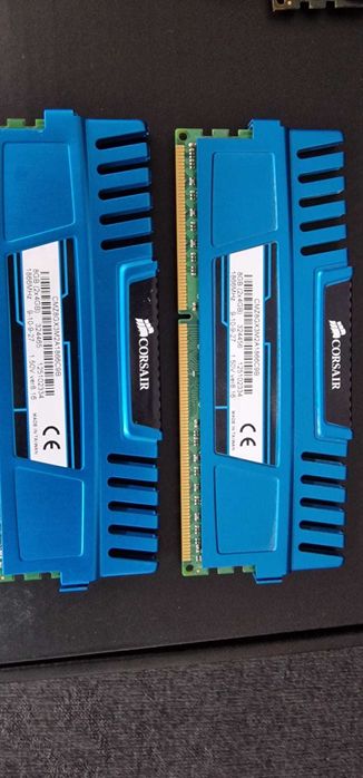 8GB RAM DDR3 Corsair 1866MHz (2x4GB) Dual Channel