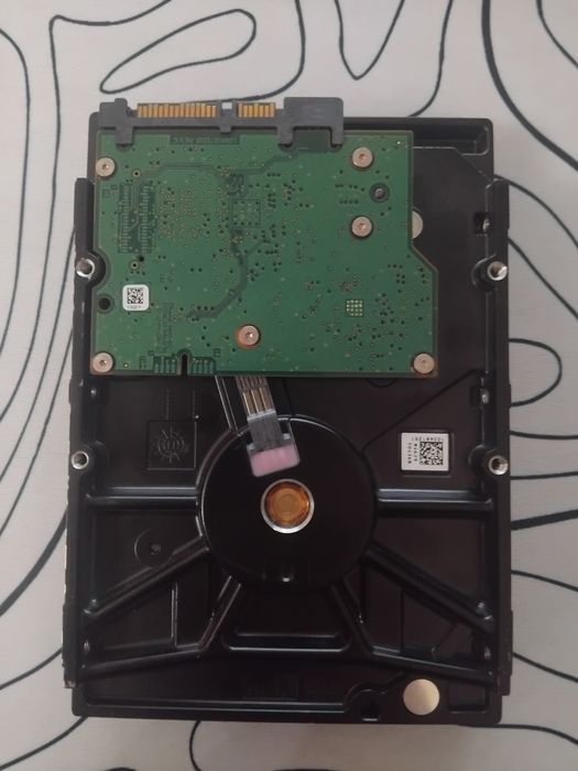 Жёсткий диск 2 ТБ для экспериментов / запчастей