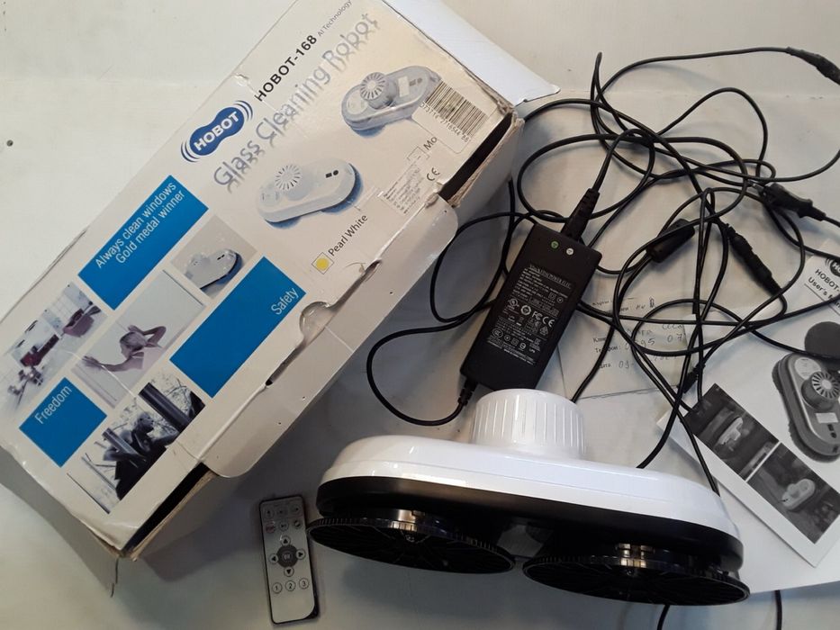 Робот за почистване на прозорци