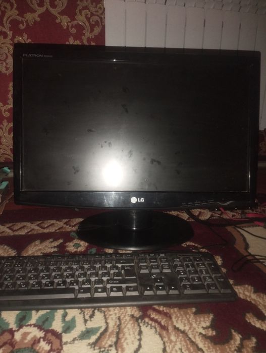 Монитор для компьютер