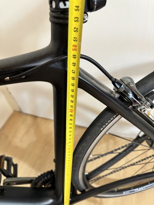 Продавам шосеен бегач CUBE