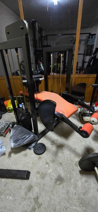 Фитнес уреди за крака ,предна и задна част уред за трицепс