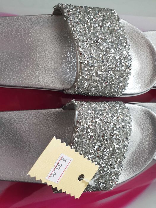 Намалени от 33 лв Детски чехли, сребро брокат номер 30 джапанки