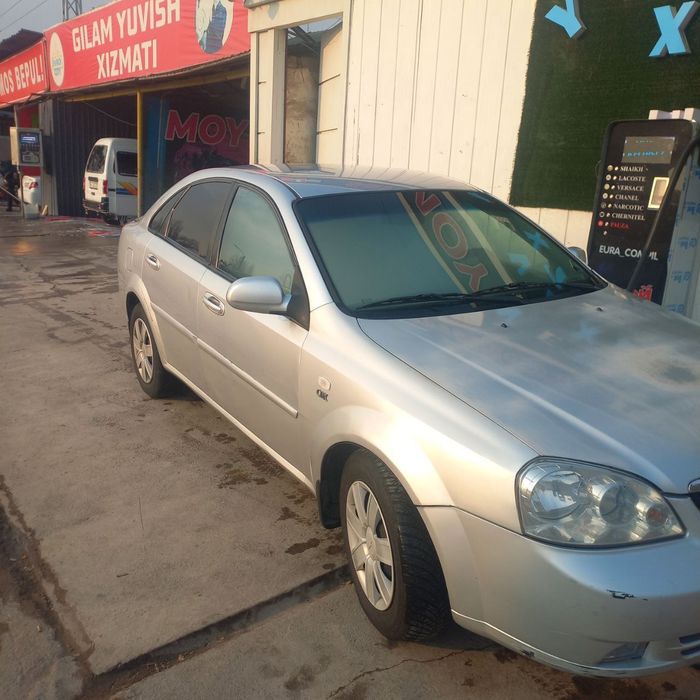 Автомобиль CHevrolet Lacetti