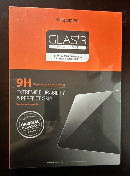 Protector de ecran Spigen din sticlă temperată H9 pt. MacBook 13 inci