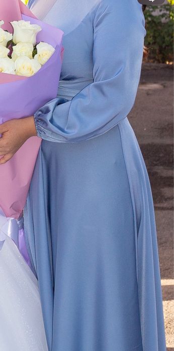 Продам красивое голубое вечернее платье