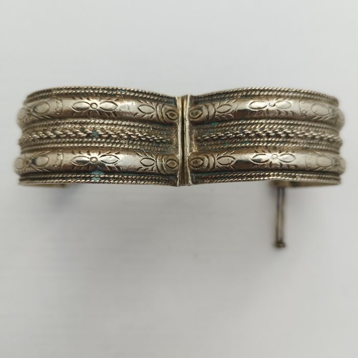 Гривна, накит,сечан