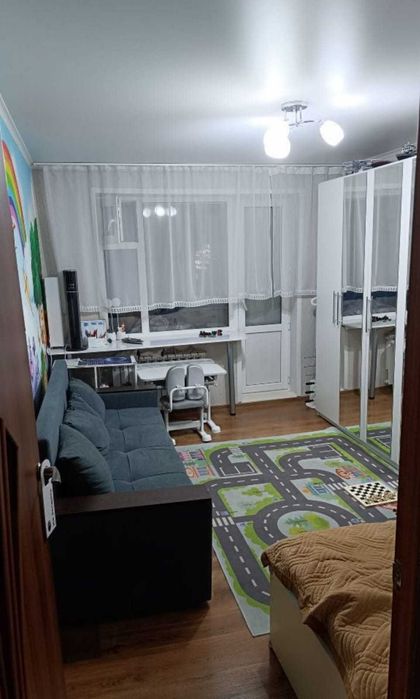 продам 2 хкомнатную квартиру  срочно