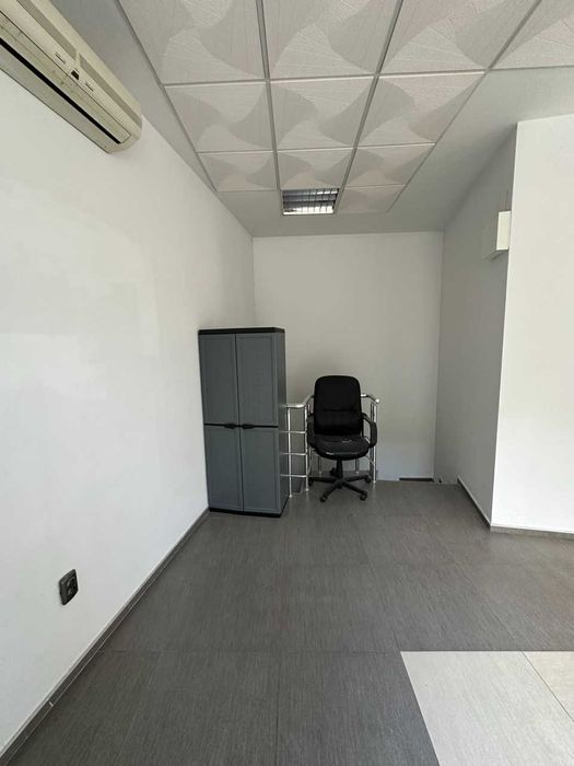 Дава се под наем Магазин в Пловдив, Център - 125 кв.м за 433.5 € - Снимка #2