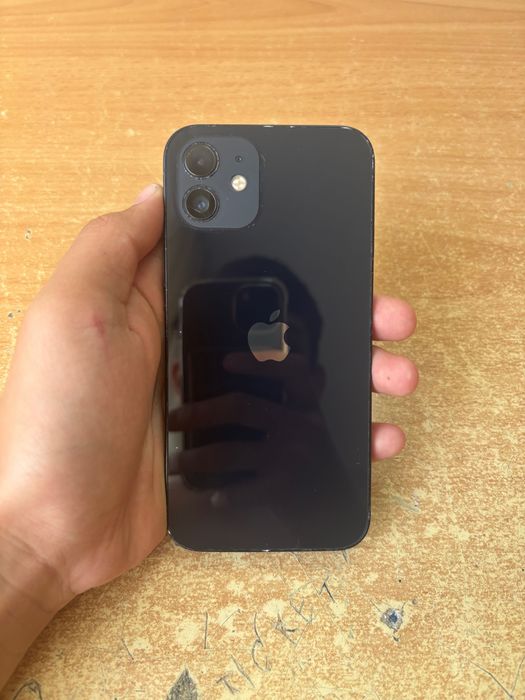 Продам айфон 12 IPhone 12