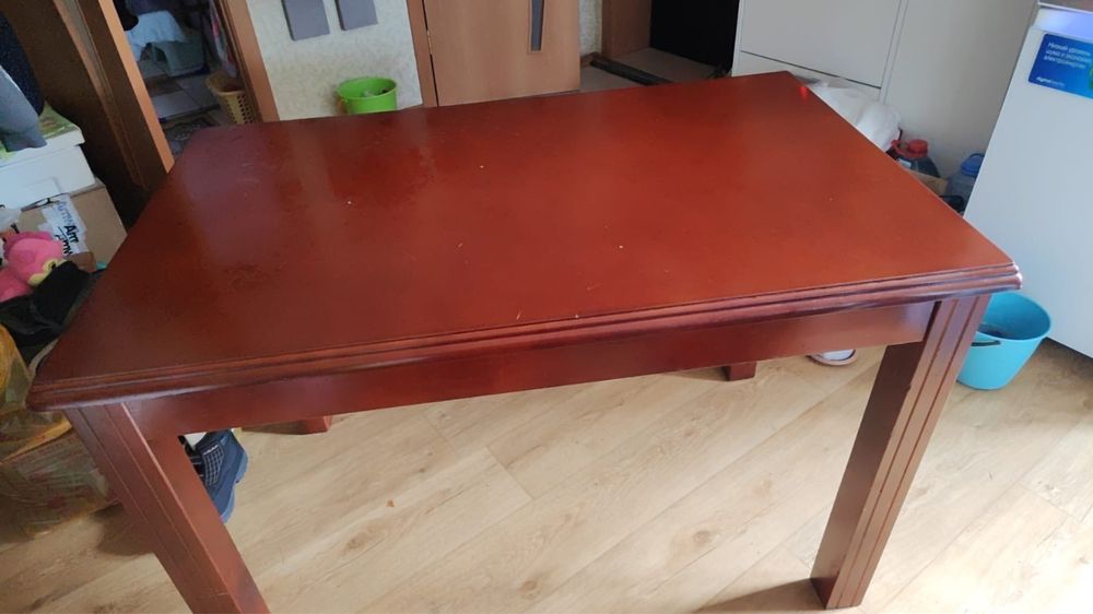 Кухонный стол