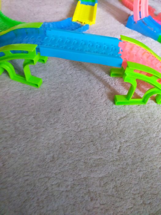 Гибкая дорога с машинкой