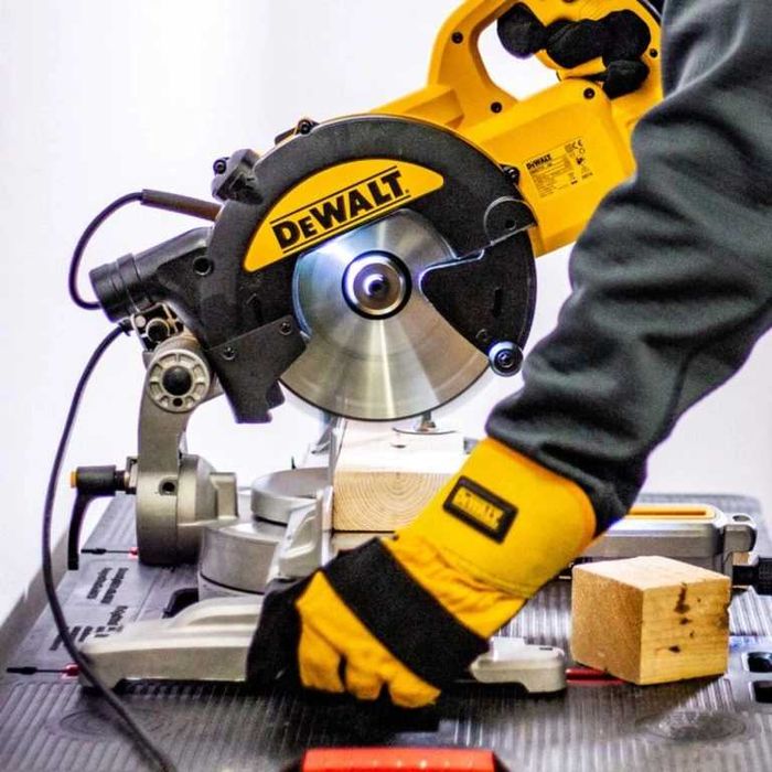 Циркуляр Потапящ настолен  DeWALT DWS774, 1400W, 216мм